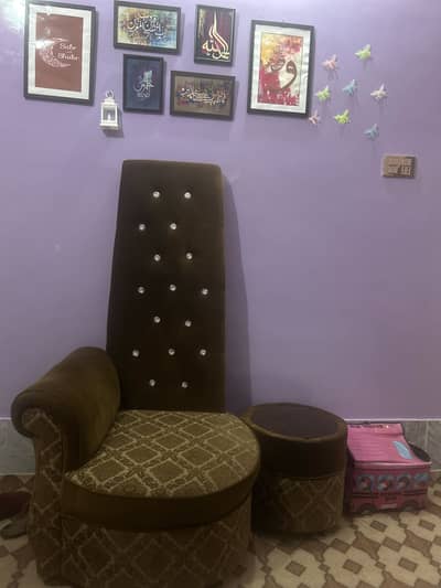 Coffee chairs with center table