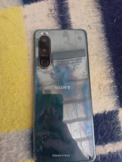 lines on display and back broken