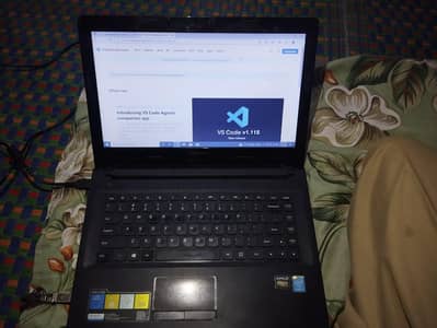 Lenovo Laptop – Core i7, 12GB RAM, 128GB SSD (Excellent Condition)