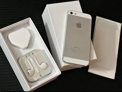 iPhone 5S PTA approved with box my WhatsApp number 03344591204