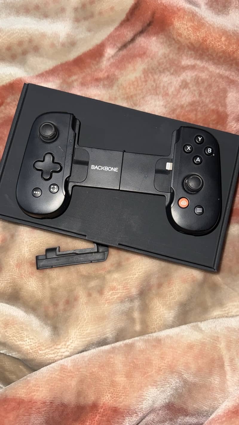 Apple Backbone one 1