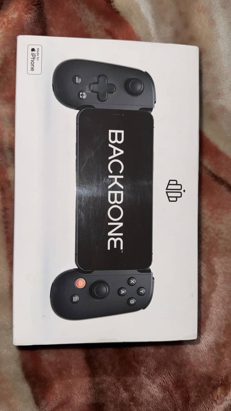 Apple Backbone one 3