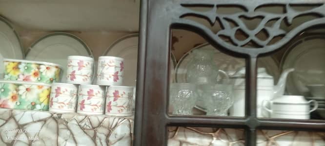 Show case for Sale Used  little bit miatiance required