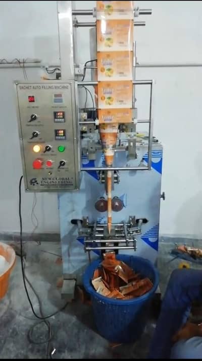 SACHET FILLING MACHINE
