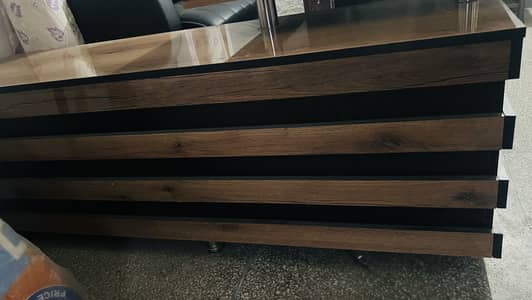 Boss chair with Executive Table