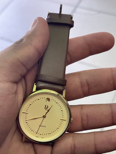 10/9 condition amazing slim watch