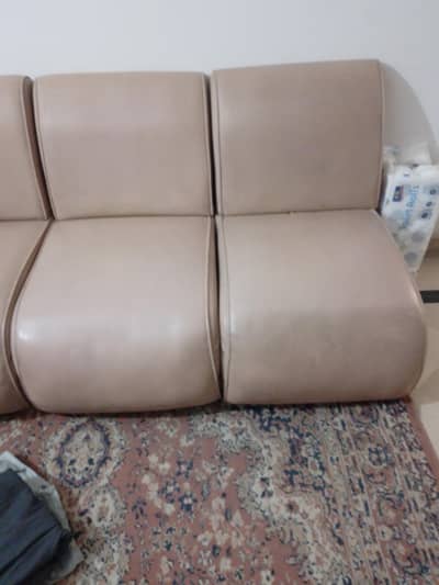Total 8 puffy sofa of one seater each