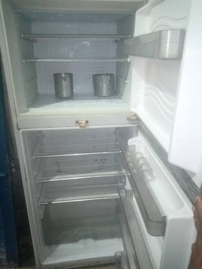dowlanca conpni fridge bilkul ok fully size 03038356796