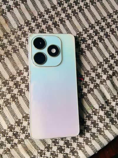 bohat acha mobile h bilkul saf set h only mobile or charge h