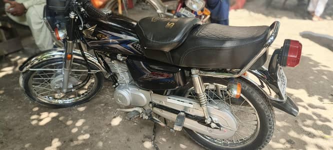 Honda  125 black