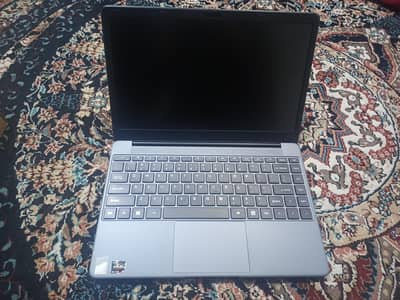laptop pm new.  (with bag and box)