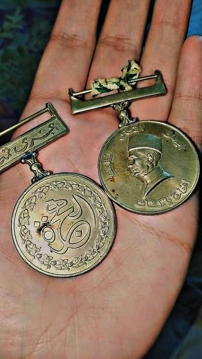 Antique medals condition 10/7.5
