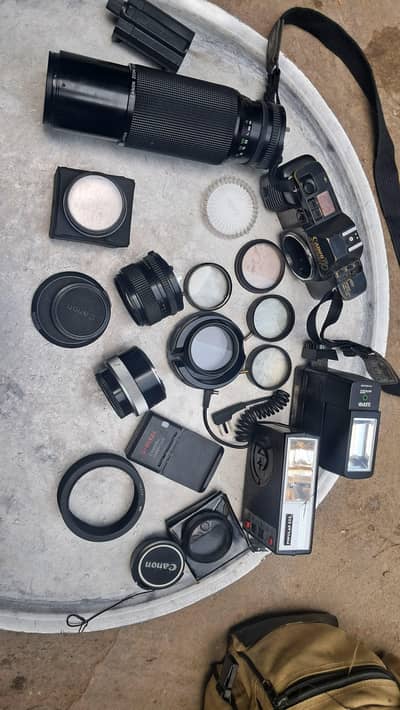 Canon old film camera with all assosries