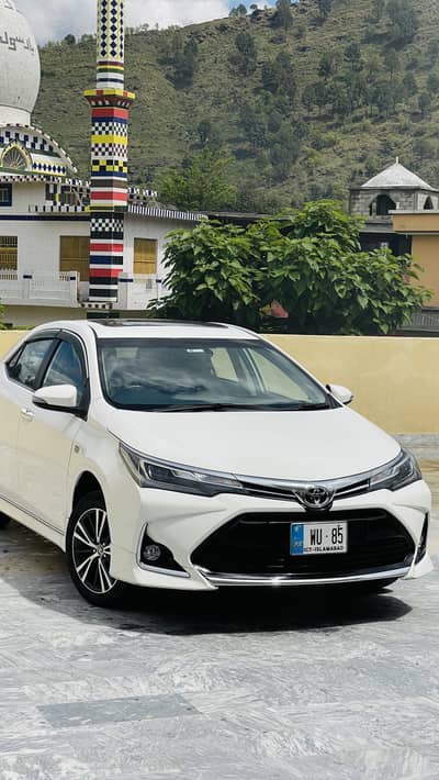 Toyota Corolla Grande 1.8X black interior