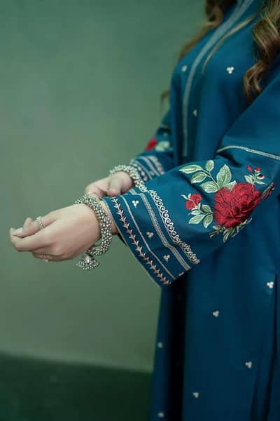 Women Embroidered Dhanak Suit Turquoise 2Pcs