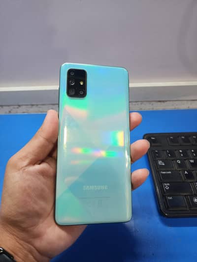 SAMSUNG A71