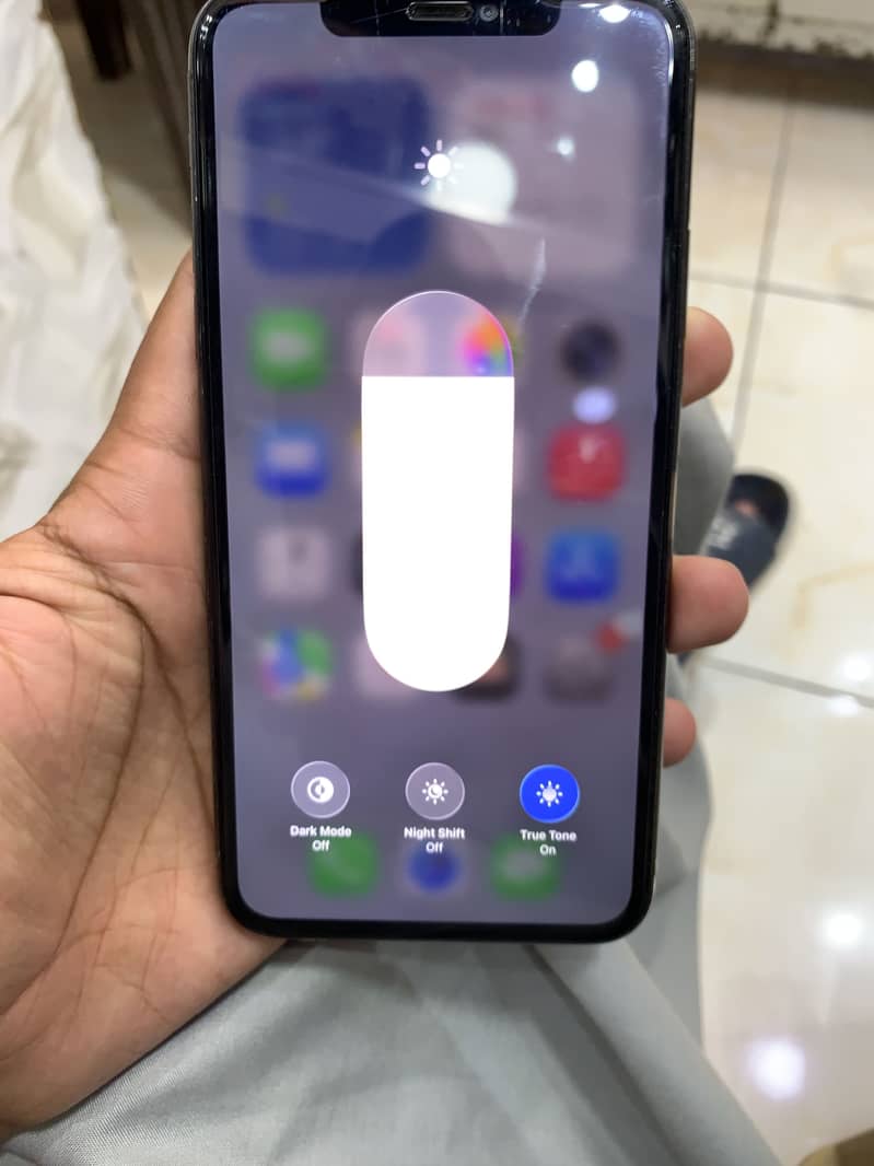 Iphone 11 pro max 4