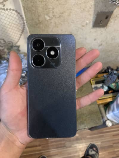 Tecno spark 20 10 by 10  8/128  bull bull piece. !