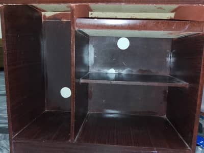 I am selling my computer table