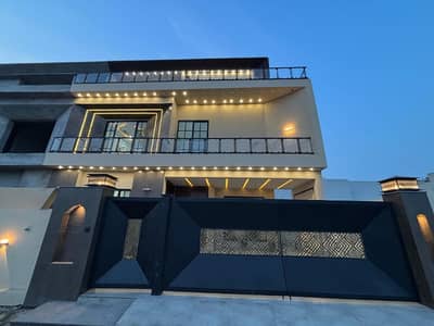 10 marla brend New triple story house available for sale in buch vilas Multan