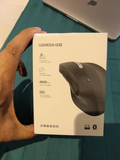 UGREEN Ergonomic Vertical Mouse – 4000 DPI | Bluetooth + 2.4GHz