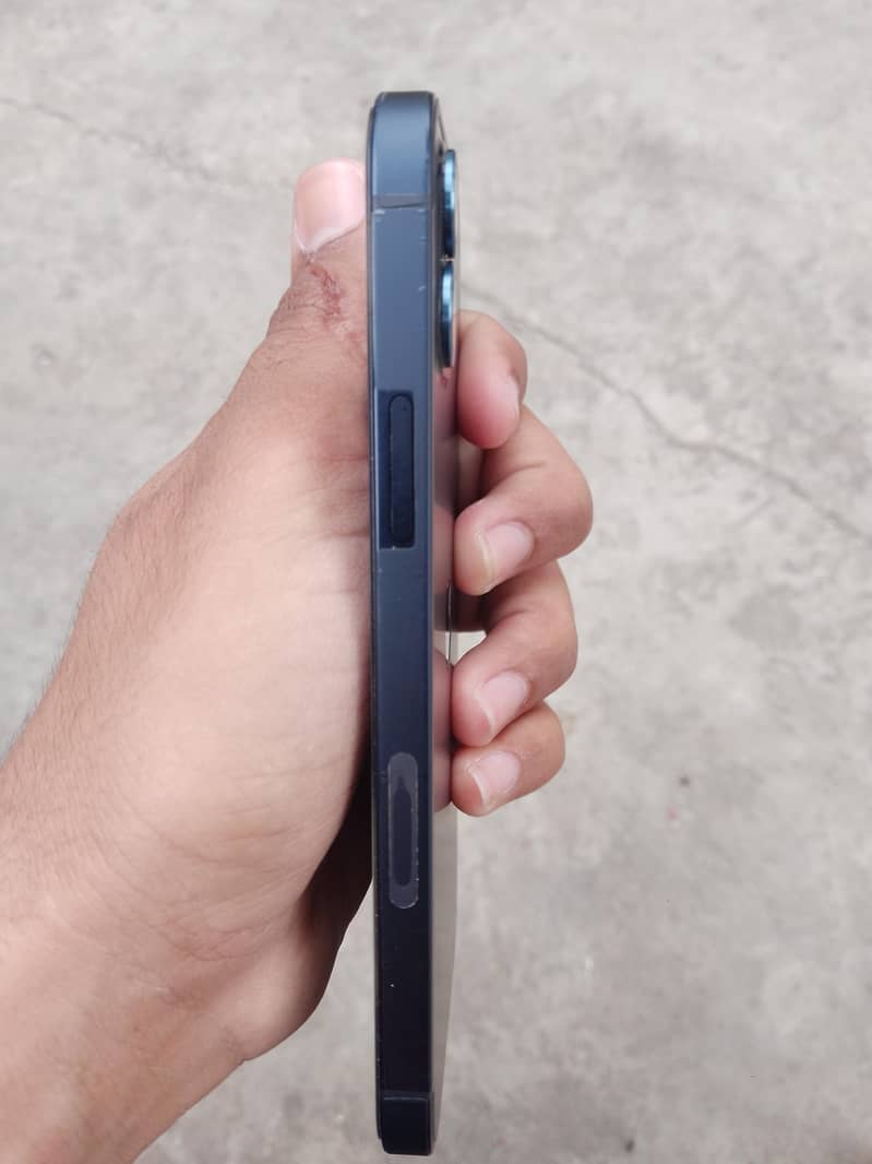 iphone 12 10/10 4