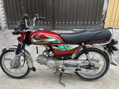 Honda CD70 2022 very clean brand new condition
