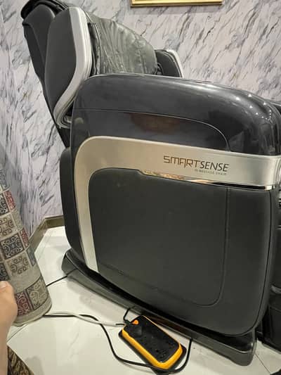 Ogawa's massage chair in ONLY 3 LACS