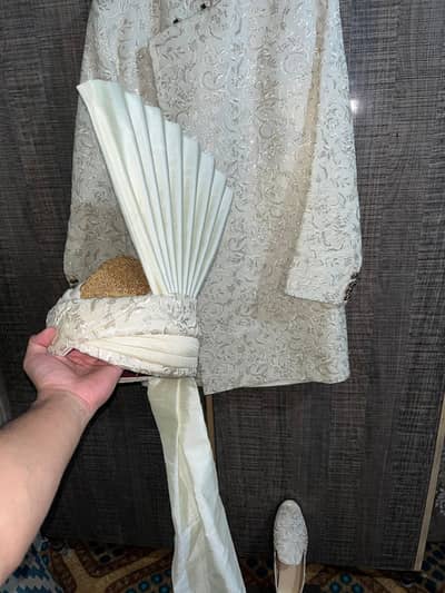 SHERWANI SATH SHALWAR KAMEEZ OR SHOES