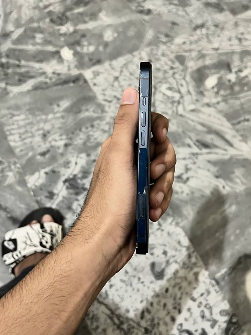 IPhone 13 Jv 3