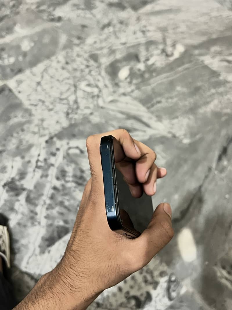 IPhone 13 Jv 6