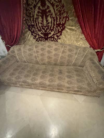 Sofa Set for Sale – 5 Seater (Used, Strong & Comfortable).
