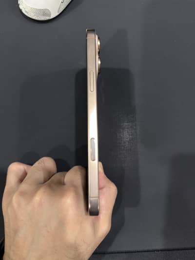 iPhone 16 Pro Max 256Gb *Screen Broken*