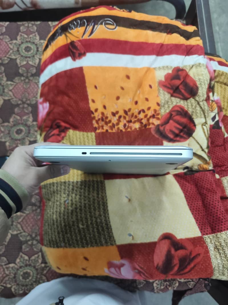 MacBook pro mid 2012 8