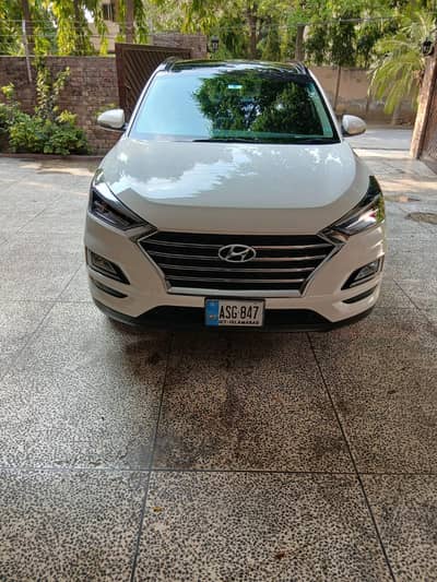 (Hyundai Tuscon AWD (2021) glass panoramic roof