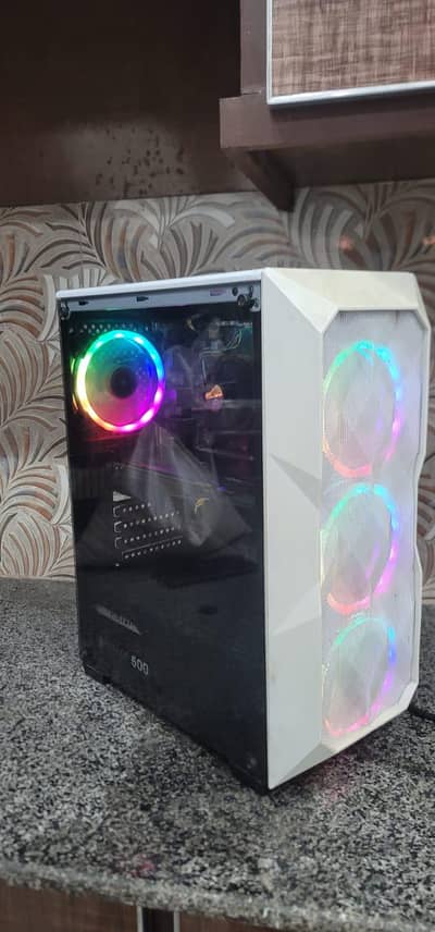 I5 4th, 16gb ram, Rx 590 8gb 3 fans