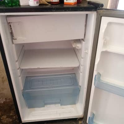 mini fridge 03064855448