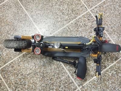 LAZER STAR Electric Scooter foldable Range 30-40 km, light & bluetooth