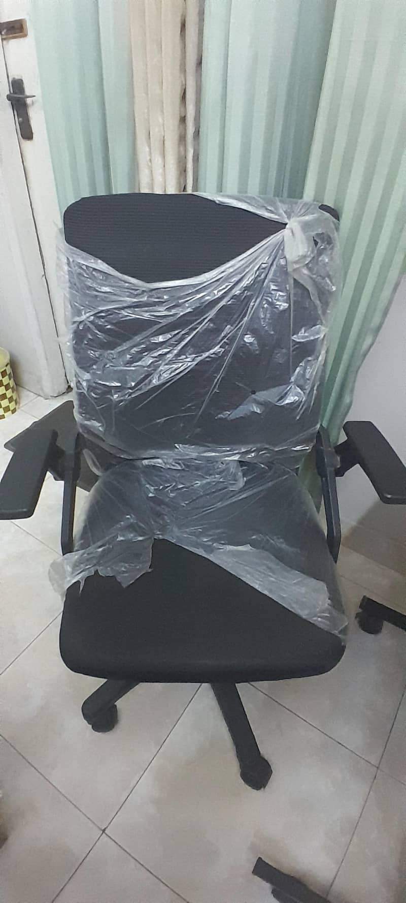 computer/study table and chair 0