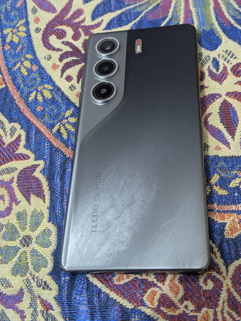 tecno camon 40 pro 0