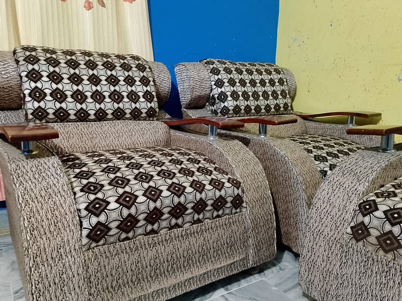LIKE NEW SOFAS 1