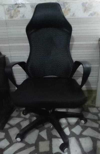 Computer Gaming chair  (up-dwon pump not working,) 6500 FINAL.