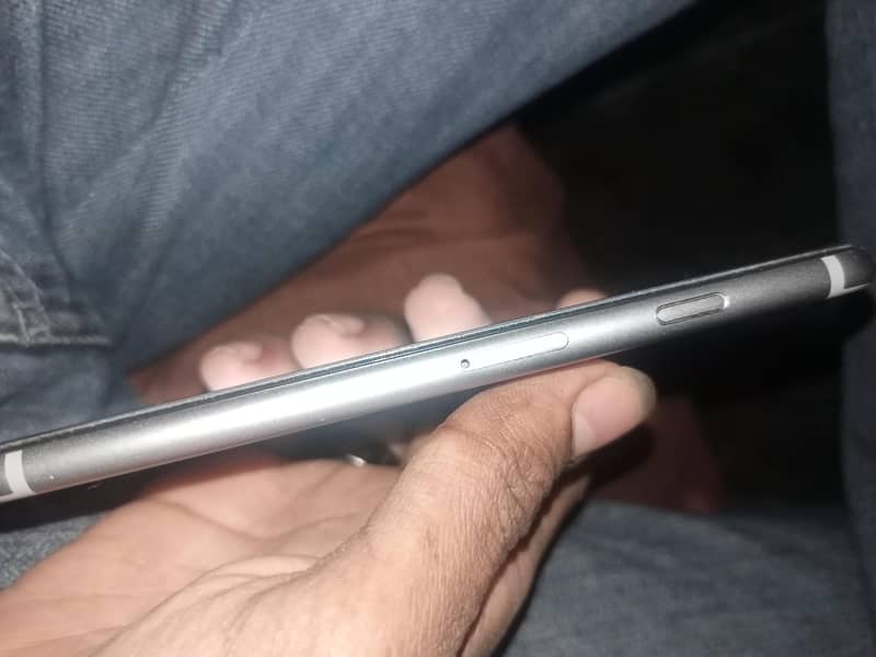 iphone 6s without single scratch 1