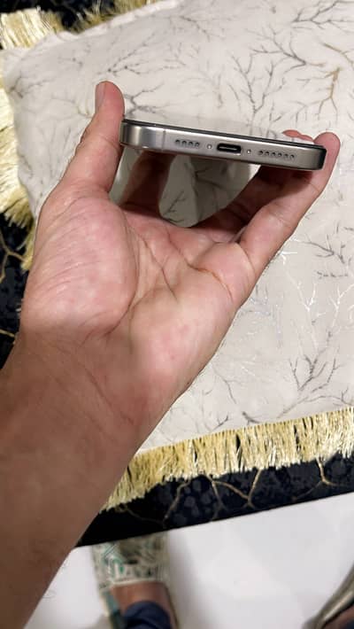 Iohone 15 pro max natural titanium 10/10 condition new phone