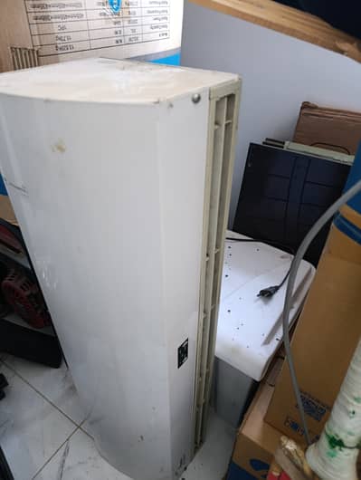 2 standing fans , 1 tower fan  , 1 heavy duty Air bloeer on sale