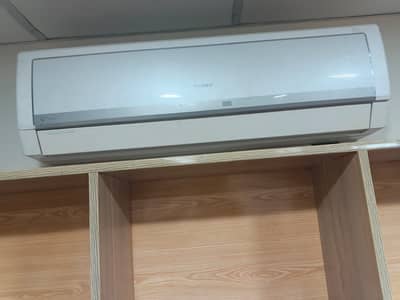 Gree Inverter AC 1.5 Ton for Sale