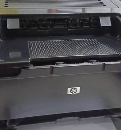 HP LASER JET 1606DN