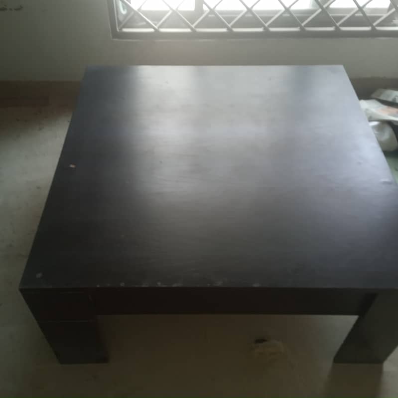 Center table 0