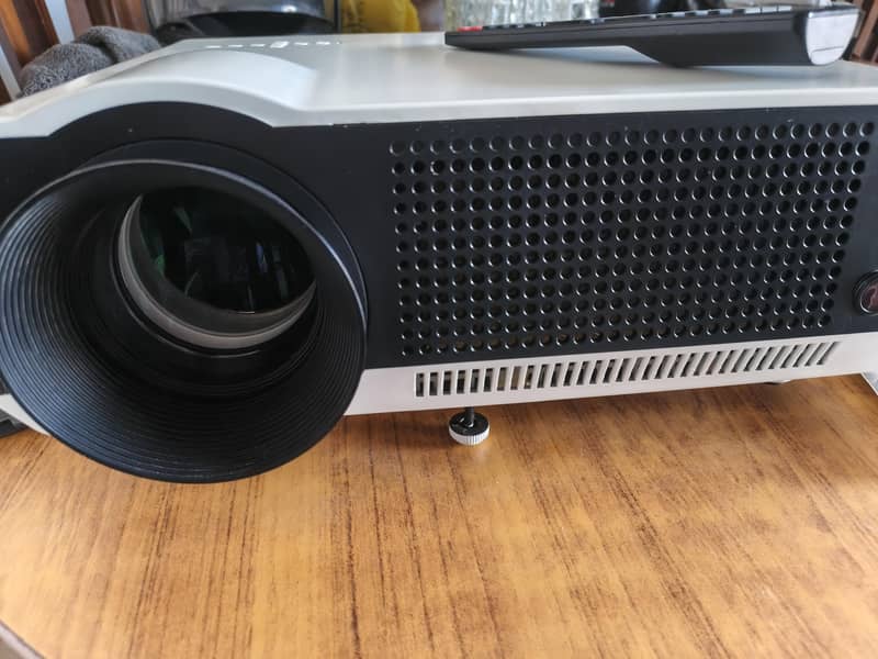 LED Projector 0