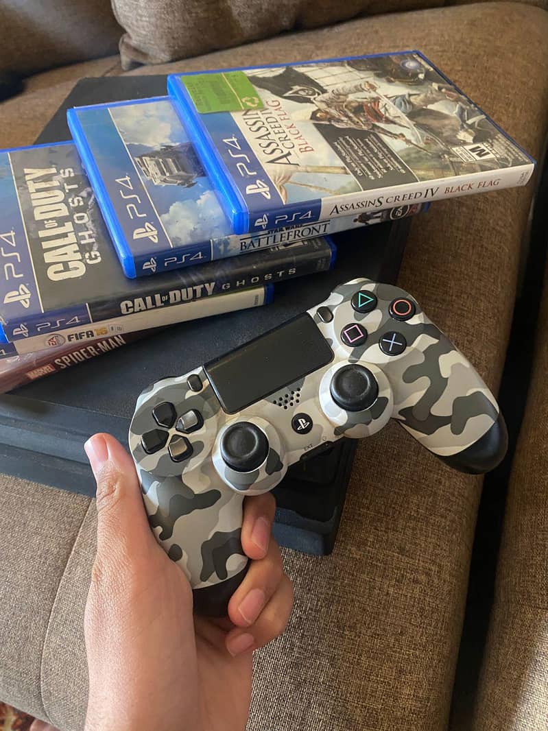 PS4 pro 1TB with controller 0